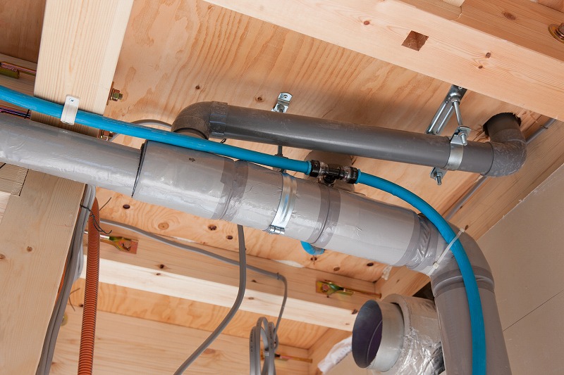 配管の延長作業